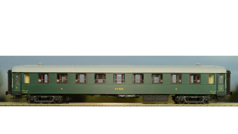 Carrozza OCEM (PO-MIDI) B9 verde 306